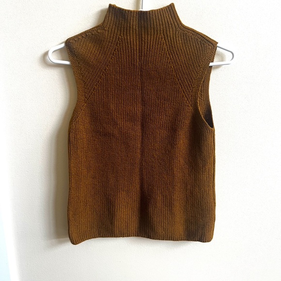Aritzia Sweaters - Aritzia Wilfred - 100% Wool Sleeveless Sweater